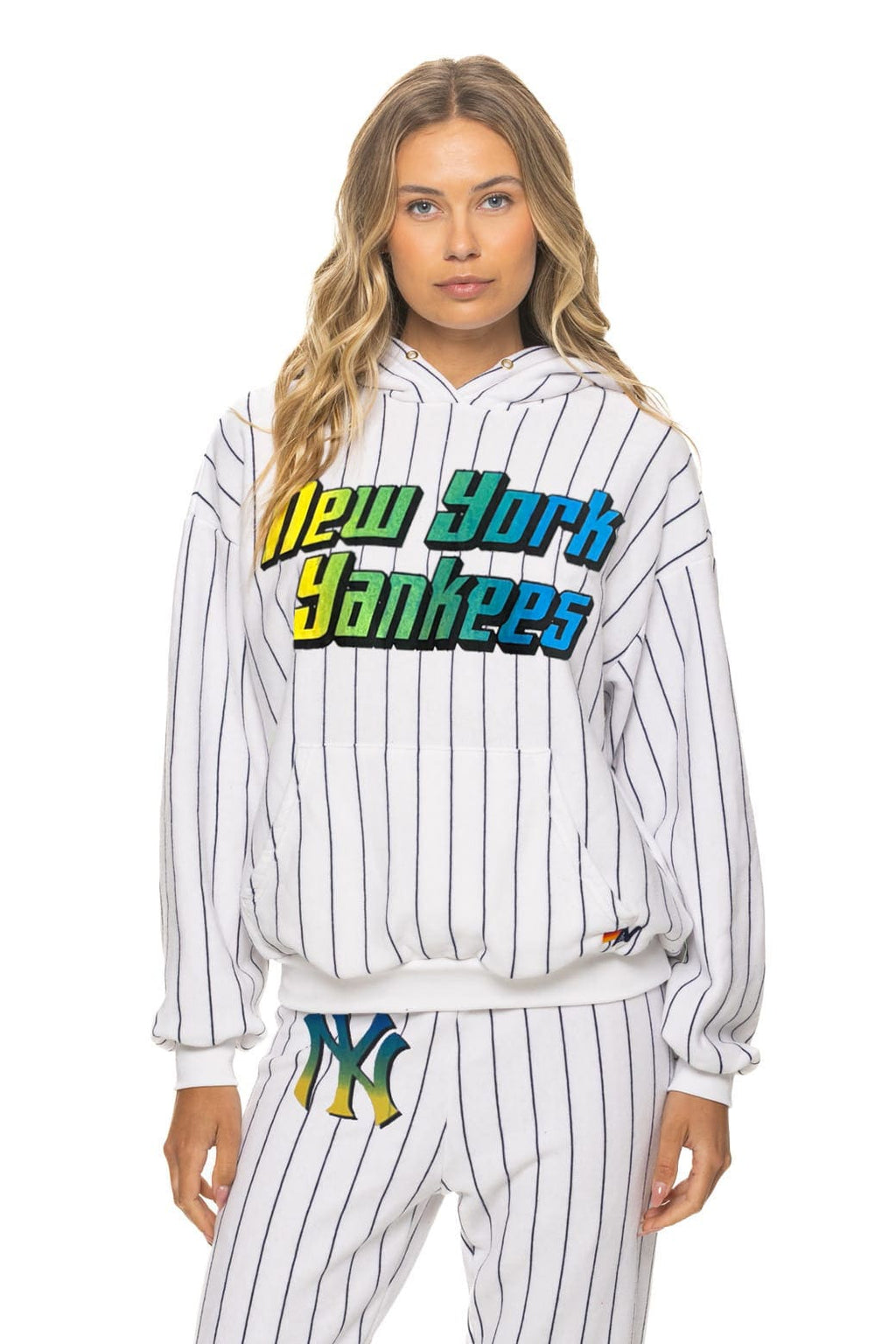 NEW YORK YANKEES PINSTRIPE 2026 RELAXED PULLOVER HOODIE - WHITE // NAVY