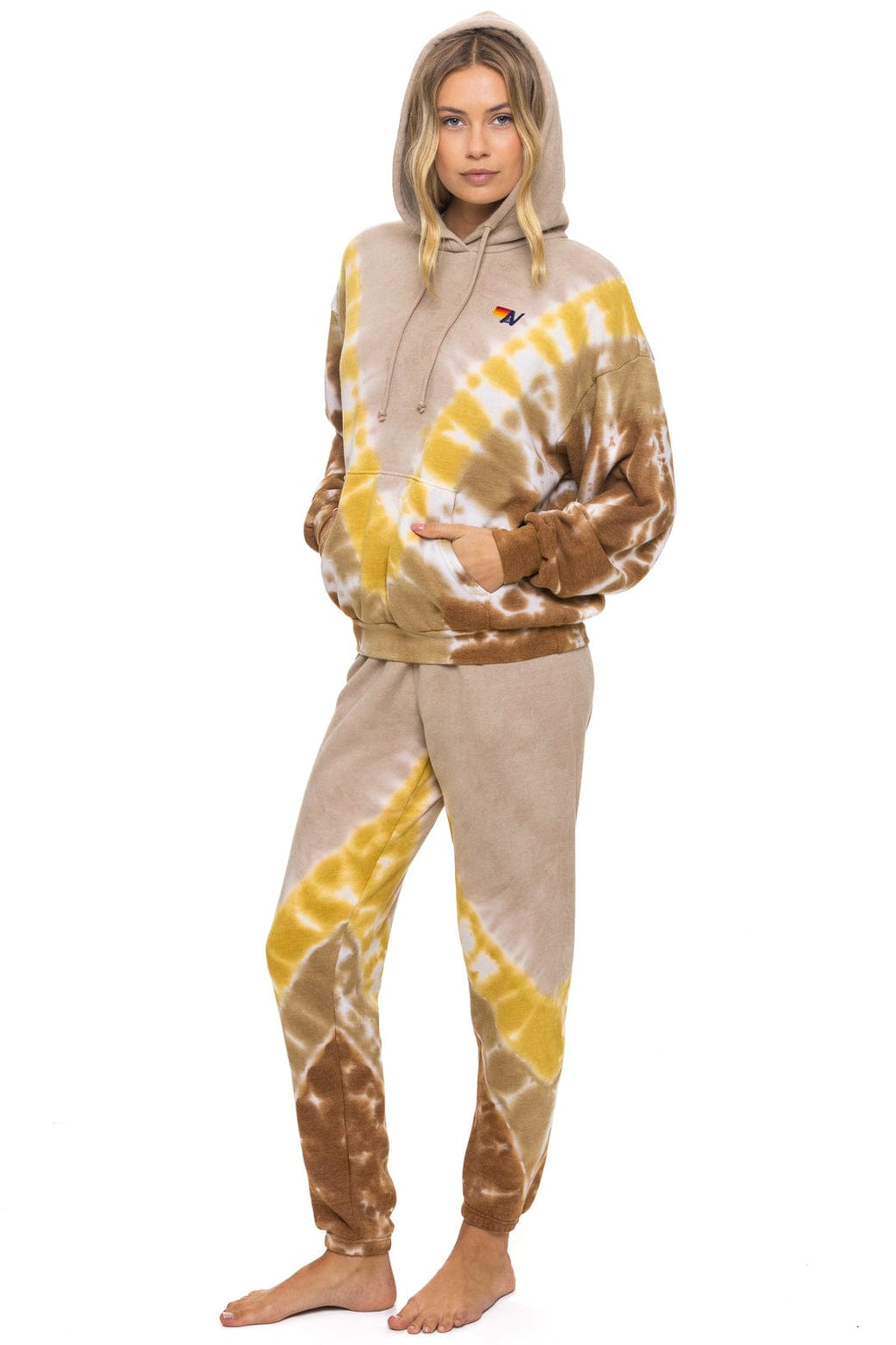 HAND DYED V SWEATPANTS - TIE DYE SAND // CINNAMON