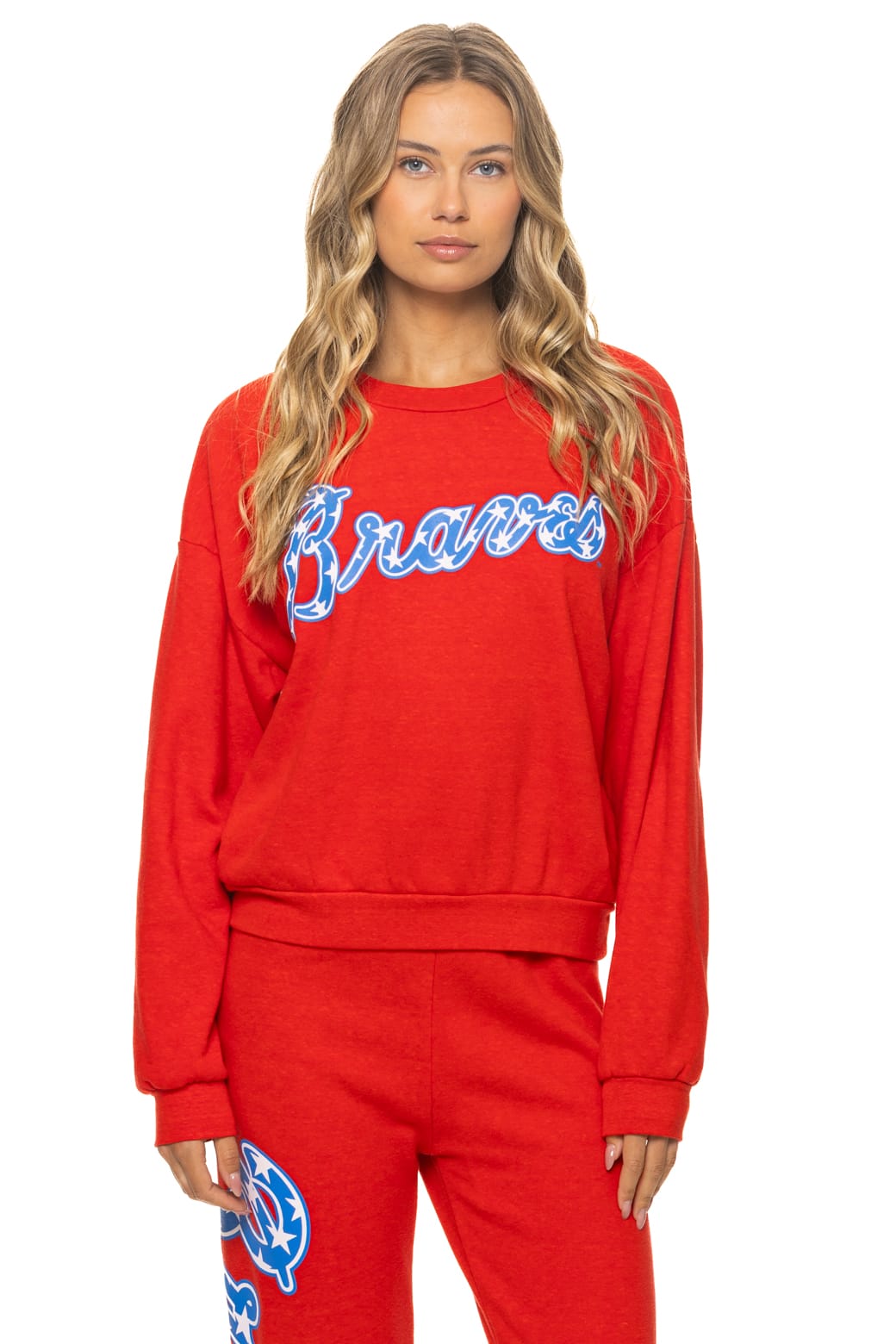 ATLANTA BRAVES 2026 RELAXED CREW SWEATSHIRT - RED
