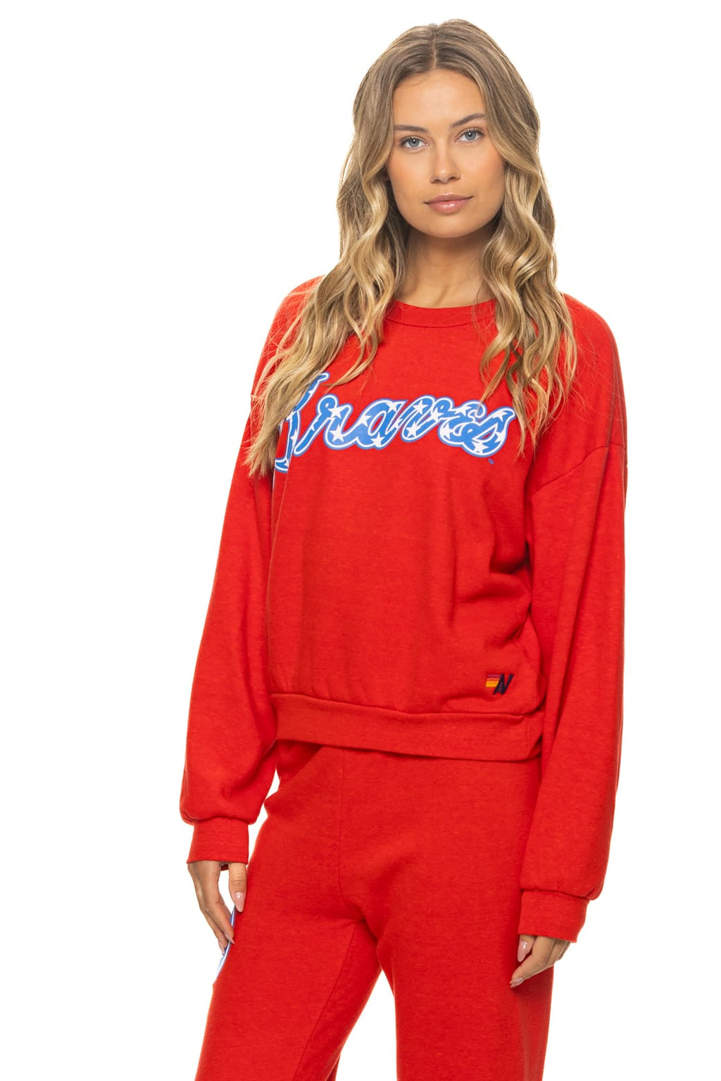 ATLANTA BRAVES 2026 RELAXED CREW SWEATSHIRT - RED