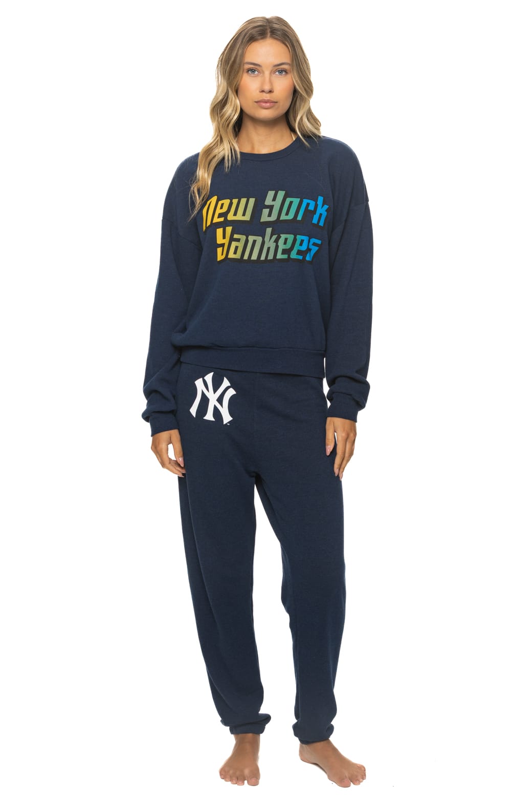 NEW YORK YANKEES 2026 RELAXED CREW SWEATSHIRT - NAVY