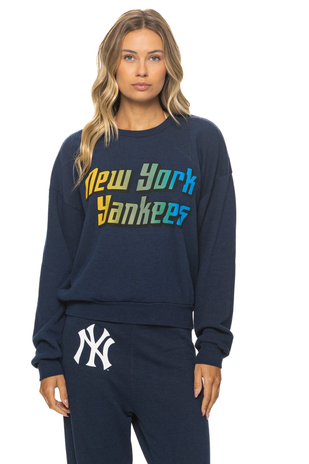 NEW YORK YANKEES 2026 RELAXED CREW SWEATSHIRT - NAVY