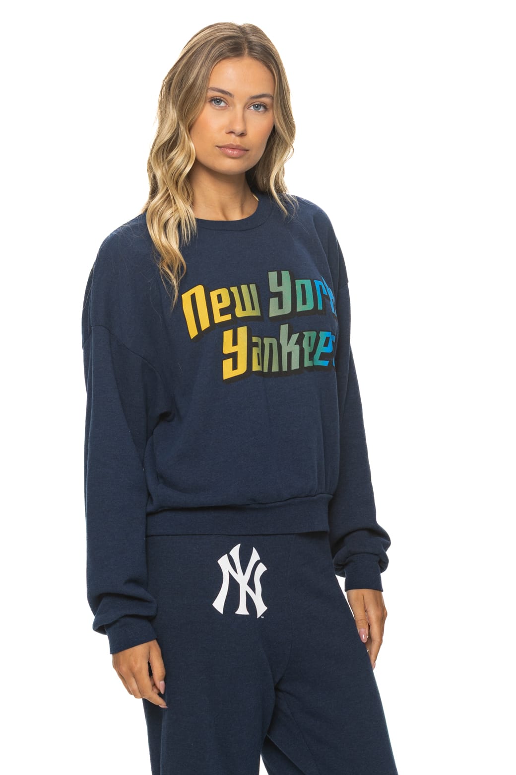 NEW YORK YANKEES 2026 RELAXED CREW SWEATSHIRT - NAVY
